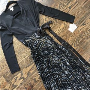 NWT Size Small LuLaRoe Deanne Dress